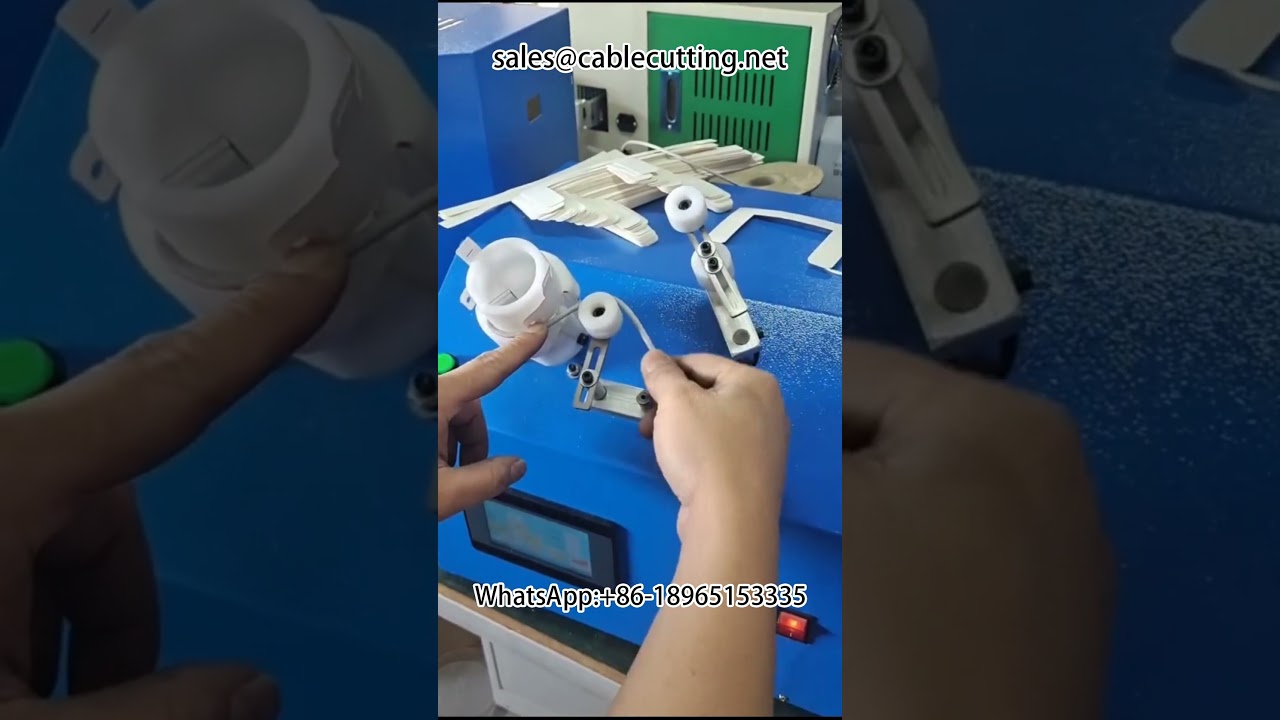 Profesjonalna nawijarka do kabli Apple – automatyzacja pakowania na kartonikach #nawijarka #automatyzacja