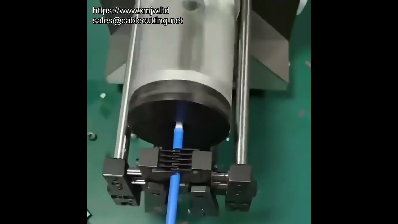 Półautomatyczna maszyna do ściągania izolacji z kabli koncentrycznych