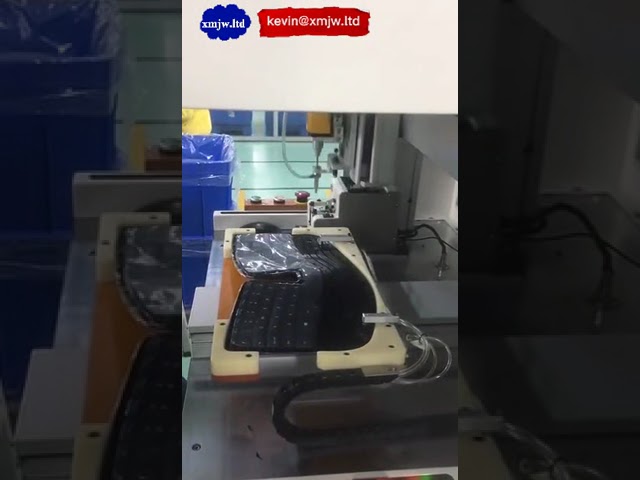 Automatyczna stacjonarna robotyczna maszyna do dokręcania śrub z podajnikiem śrub