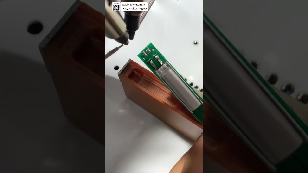 Dual Gun Battery Soldering Machine  One Step Short Circuit Free Spot Welding Processing