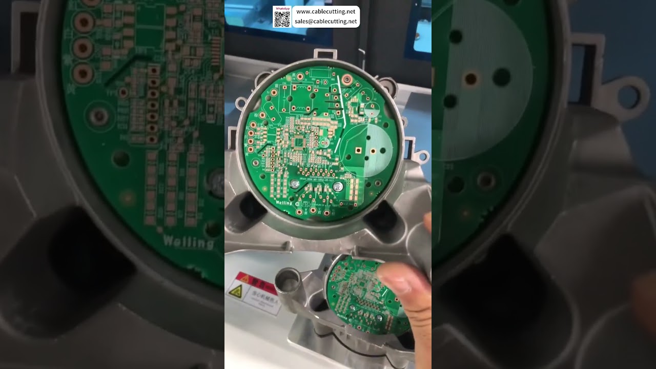 Maszyna do automatycznego wkręcania sześcioosiowa typ szafkowy  System automatyki fabrycznej  Inteligentny montaż